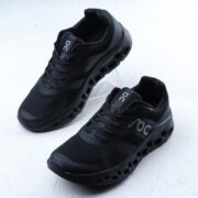 ⁦On Cloudrunner 2 Eclipse⁩ - الصورة ⁦4⁩