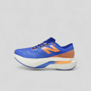 ⁦new balance fuelcell rebel v4⁩ - الصورة ⁦3⁩