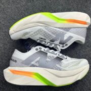 ⁦new balance fuelcell rebel v4⁩ - الصورة ⁦2⁩