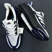 ⁦Ultraboost Light Cold.Rdy⁩ - الصورة ⁦3⁩