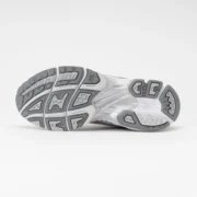 ⁦Asics Gel-Kayano 14 in Grey⁩ - الصورة ⁦6⁩